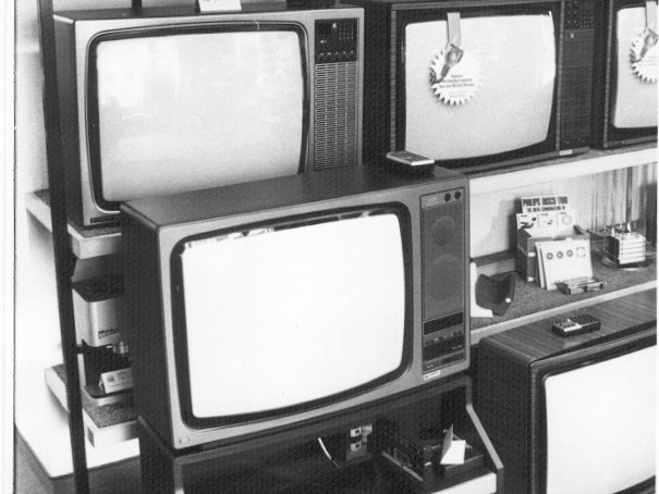 Fernsehtechnik-Weite-50-Jahre-altes-Foto.jpg 